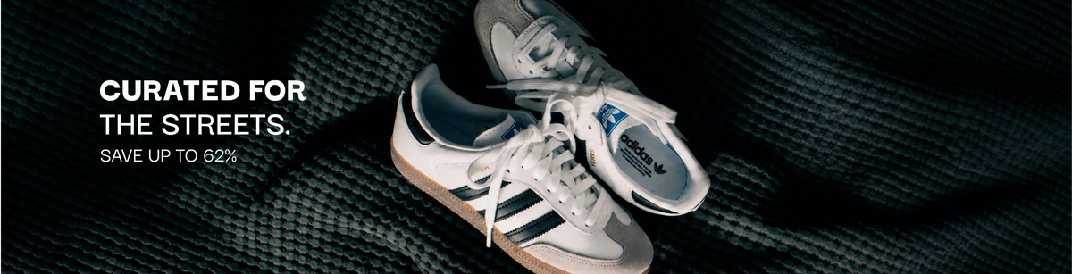 Sale-Banner mit weißen Adidas Sneakern und dem Text Curated for the Streets