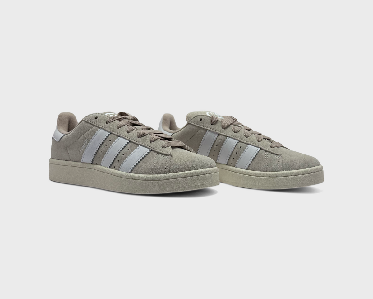 adidas Campus 00s Beige White Sneaker beige weiß Paar schräg von vorne