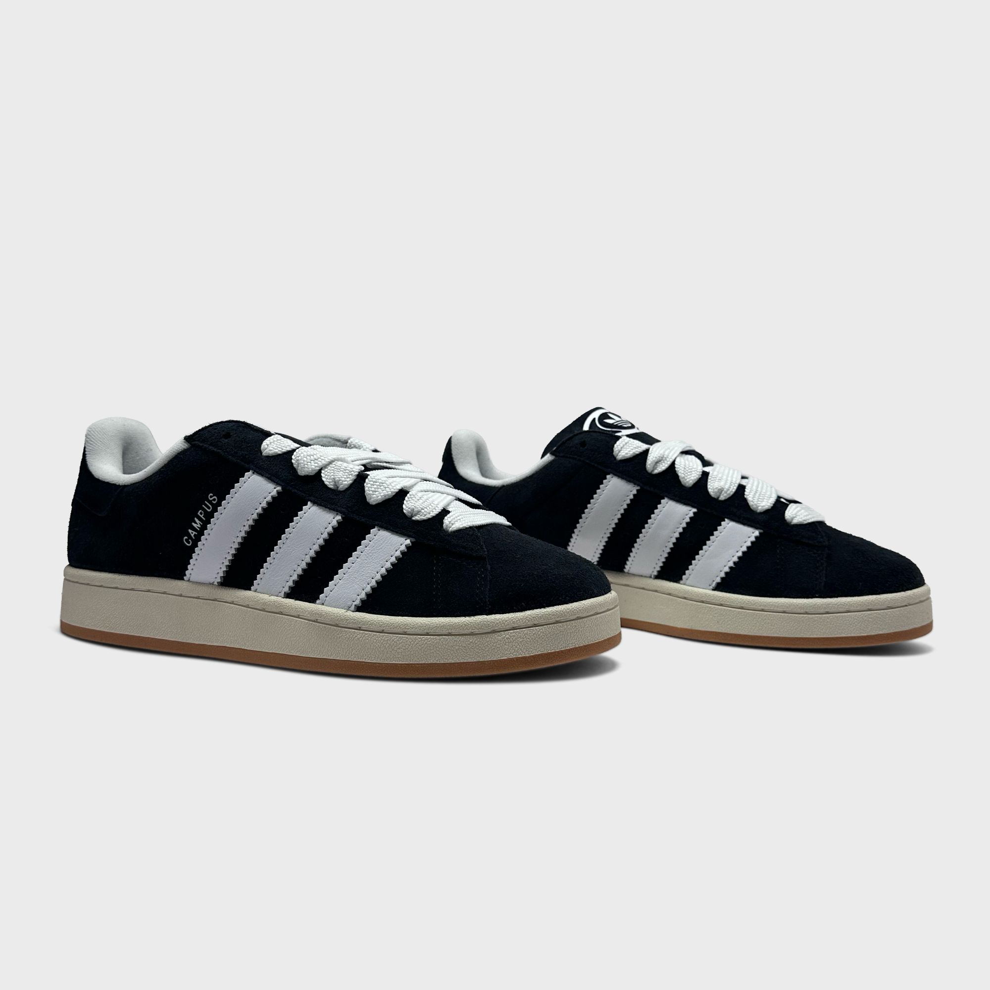 Adidas Campus 00s Black White Sneaker schwarz weiß Paar schräg von vorne
