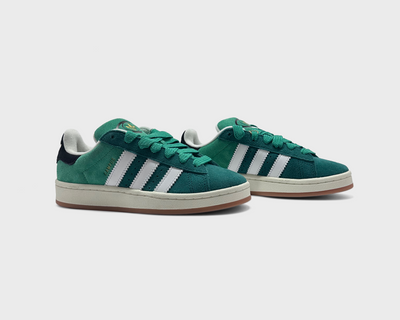 Adidas Campus 00s Dark Green Sneaker dunkelgrün Paar schräg von vorne
