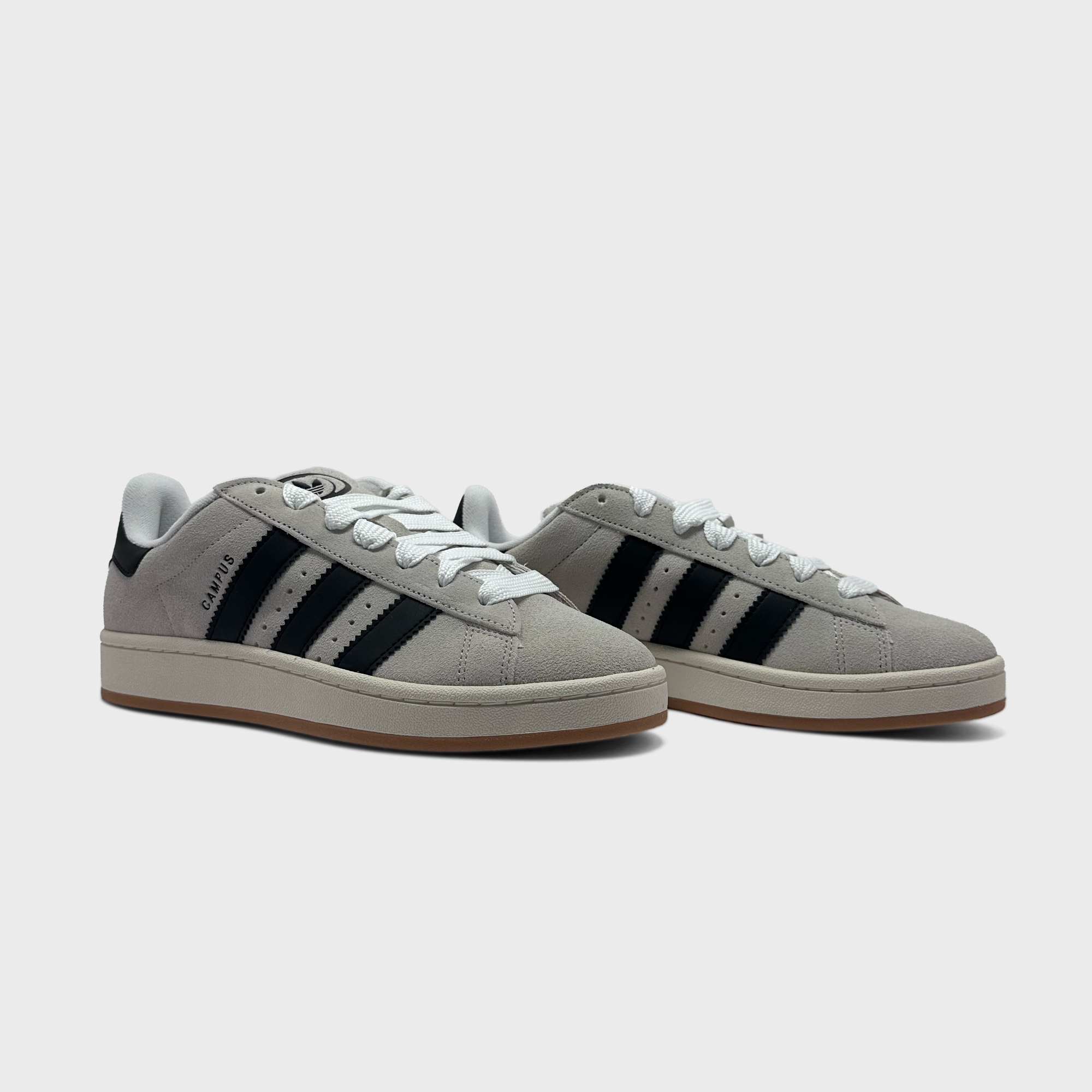 Adidas Campus 00s Grey Black Sneaker grau schwarz Paar schräg von vorne
