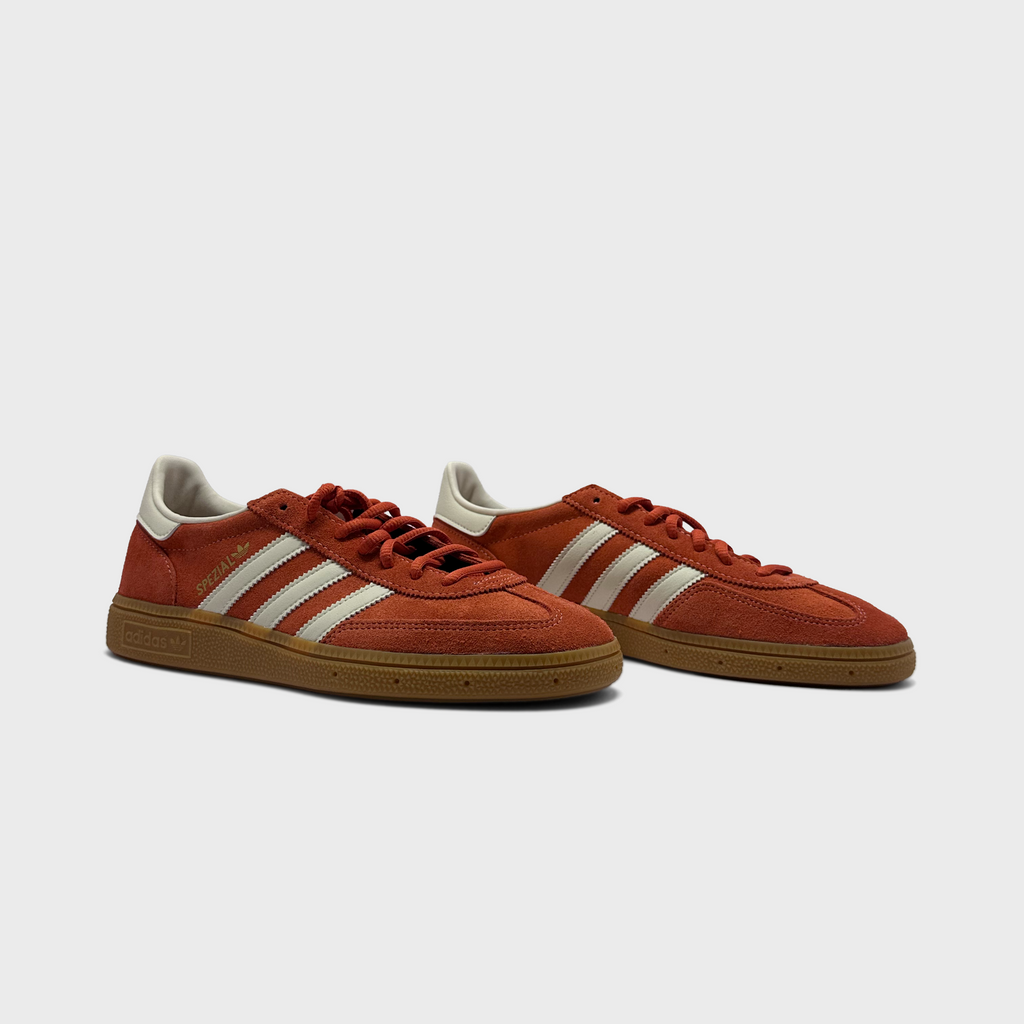 Adidas Handball Spezial Collegiate Orange Cream White Sneaker orange cremeweiß Paar schräg von vorne
