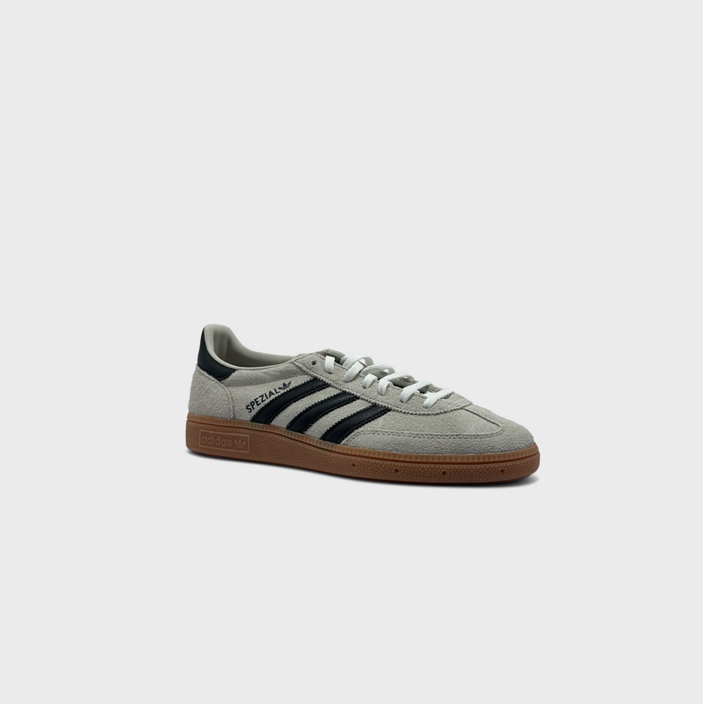 Adidas Handball Spezial Grey Black Sneaker grau schwarz schräg von vorne

