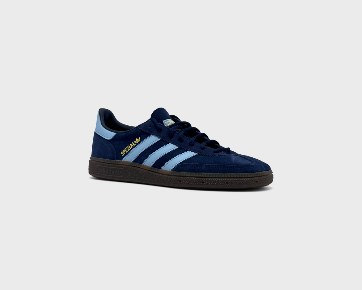 adidas Handball Spezial Navy Blue Sneaker dunkelblau schräg von vorne