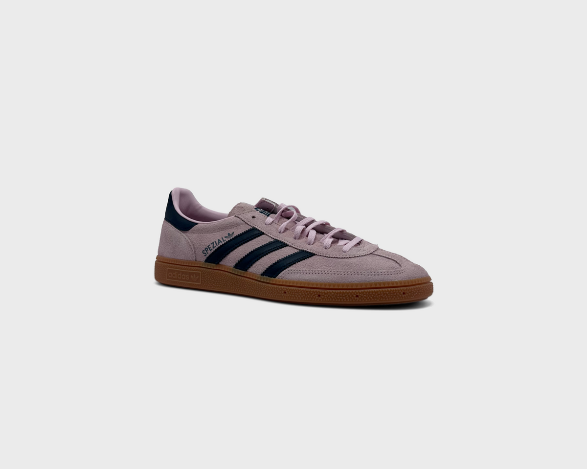 adidas Handball Spezial Pink Navy Sneaker rosa dunkelblau schräg von vorne