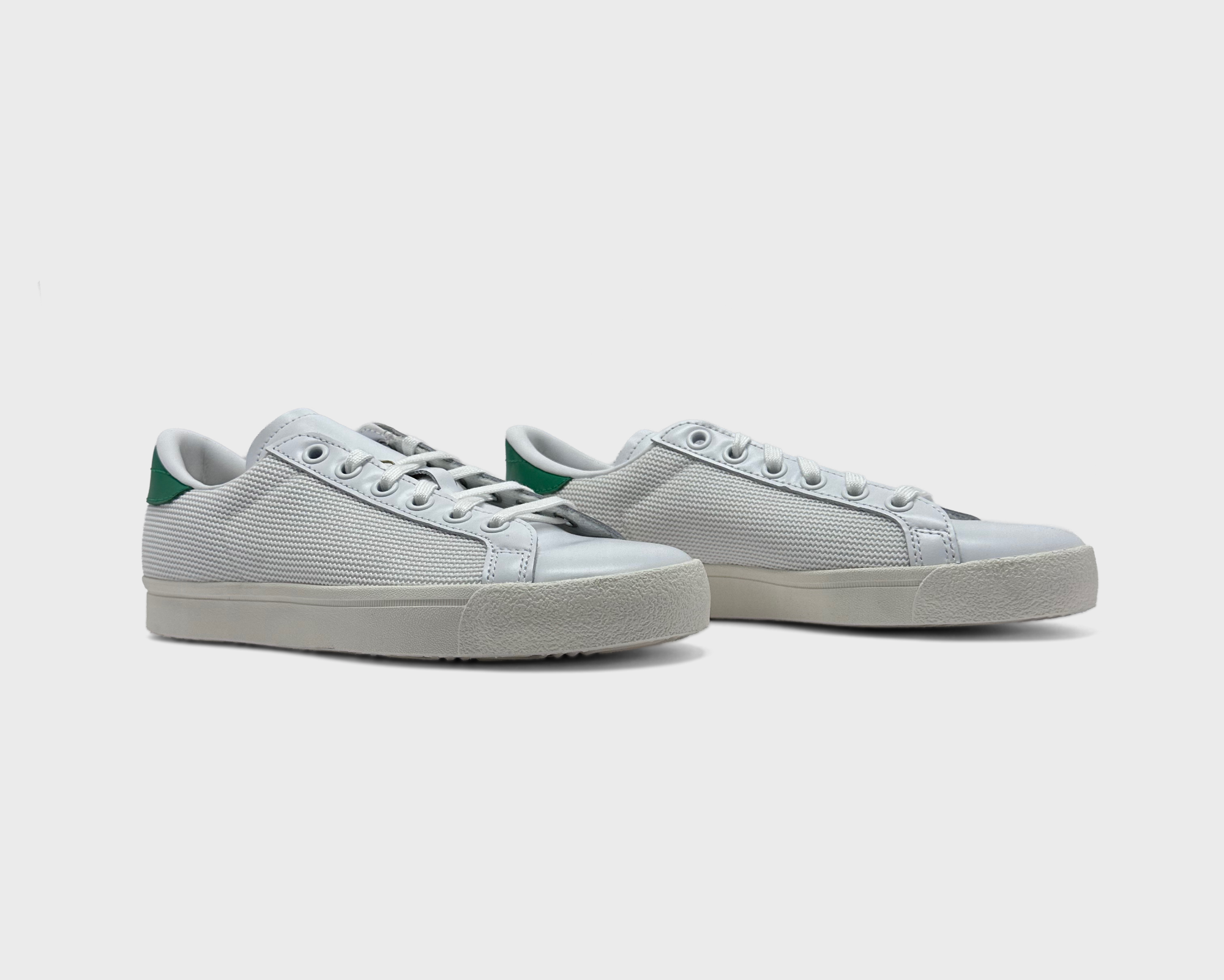 Adidas Rod Laver Vintage White Green Sneaker weiß grün Paar schräg von vorne
