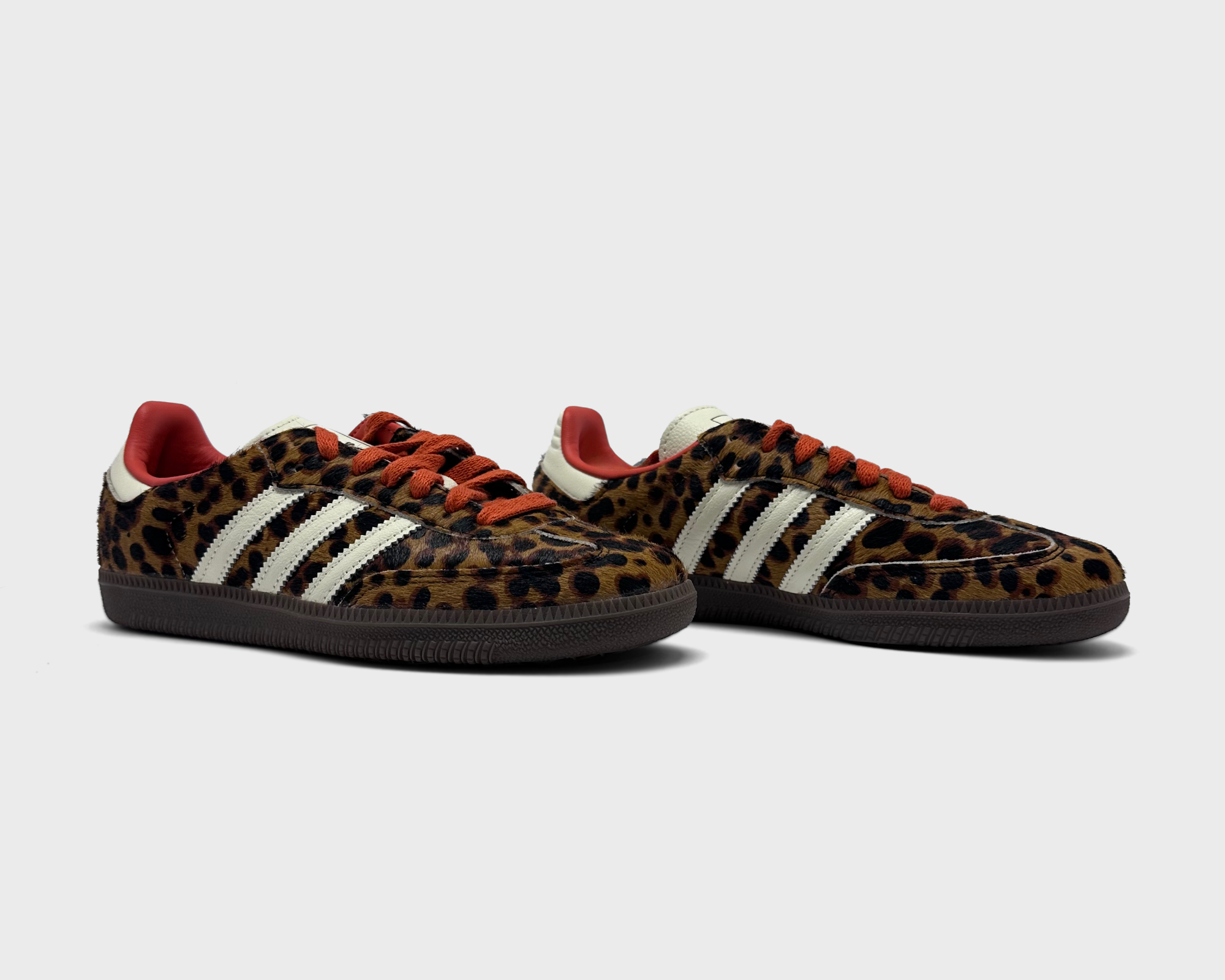 Adidas Samba OG Leopard Sneaker leopard Paar schräg von vorne
