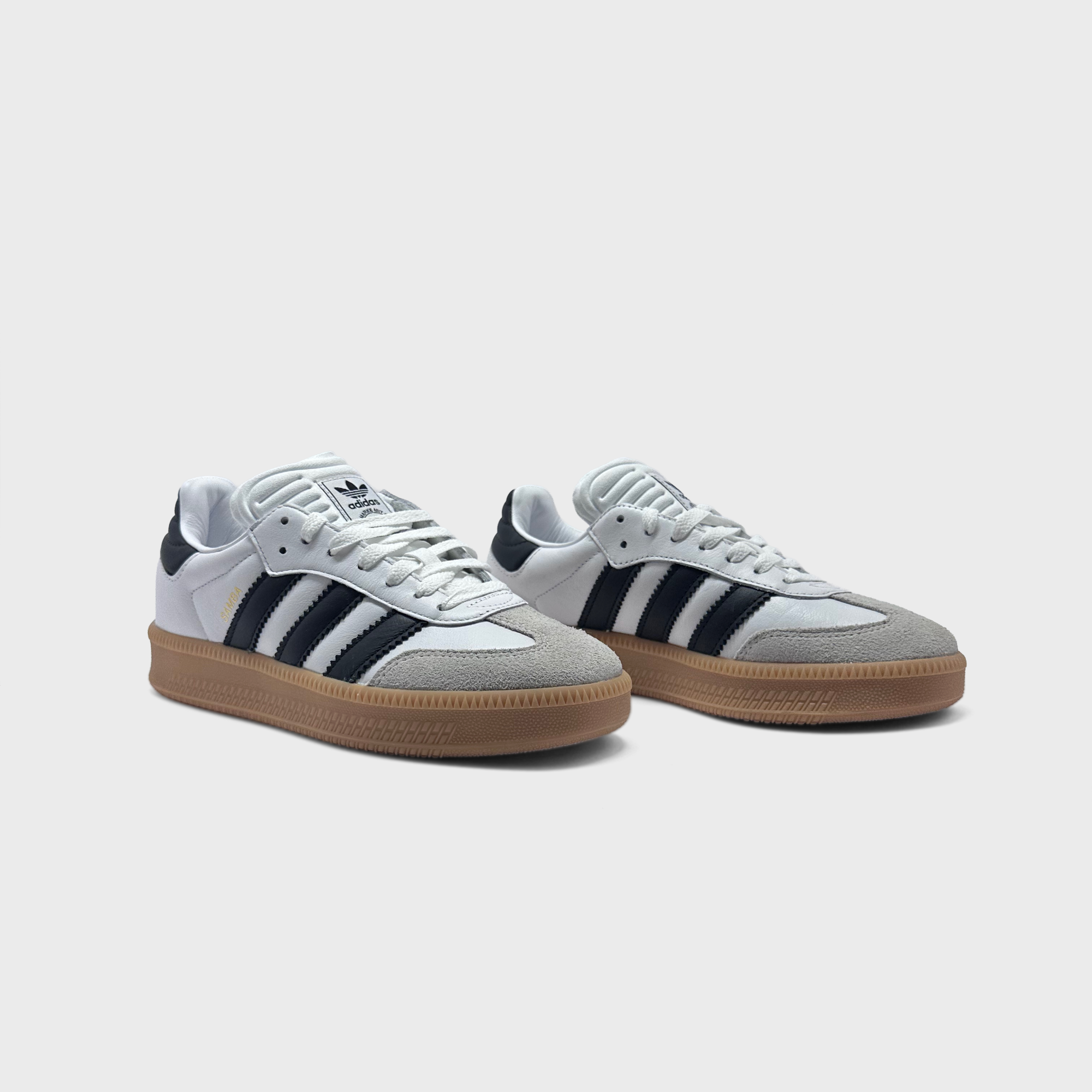 Adidas Samba XLG White Black Sneaker weiß schwarz Paar schräg von vorne
