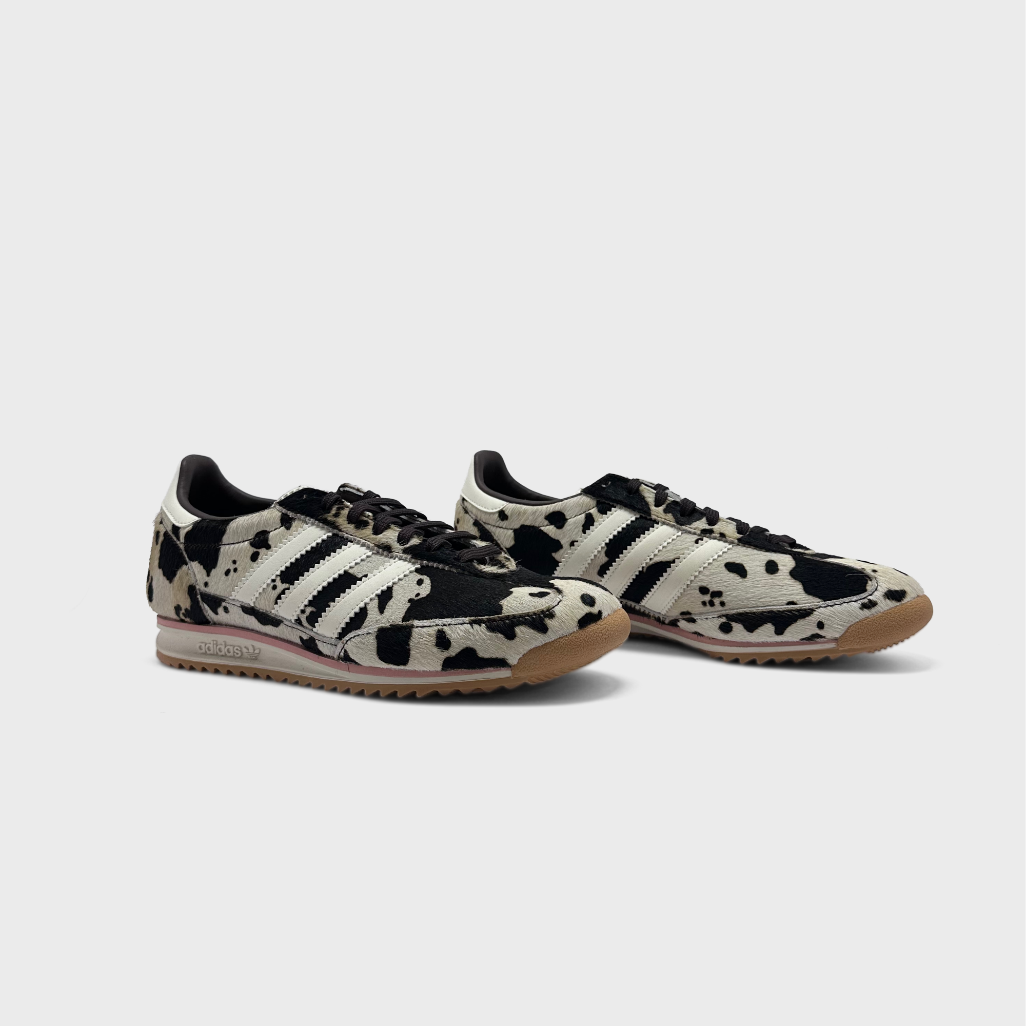 Adidas SL 72 OG Cow Print Sneaker schwarz weiß Kuhmuster Sneaker Paar Rückansicht
