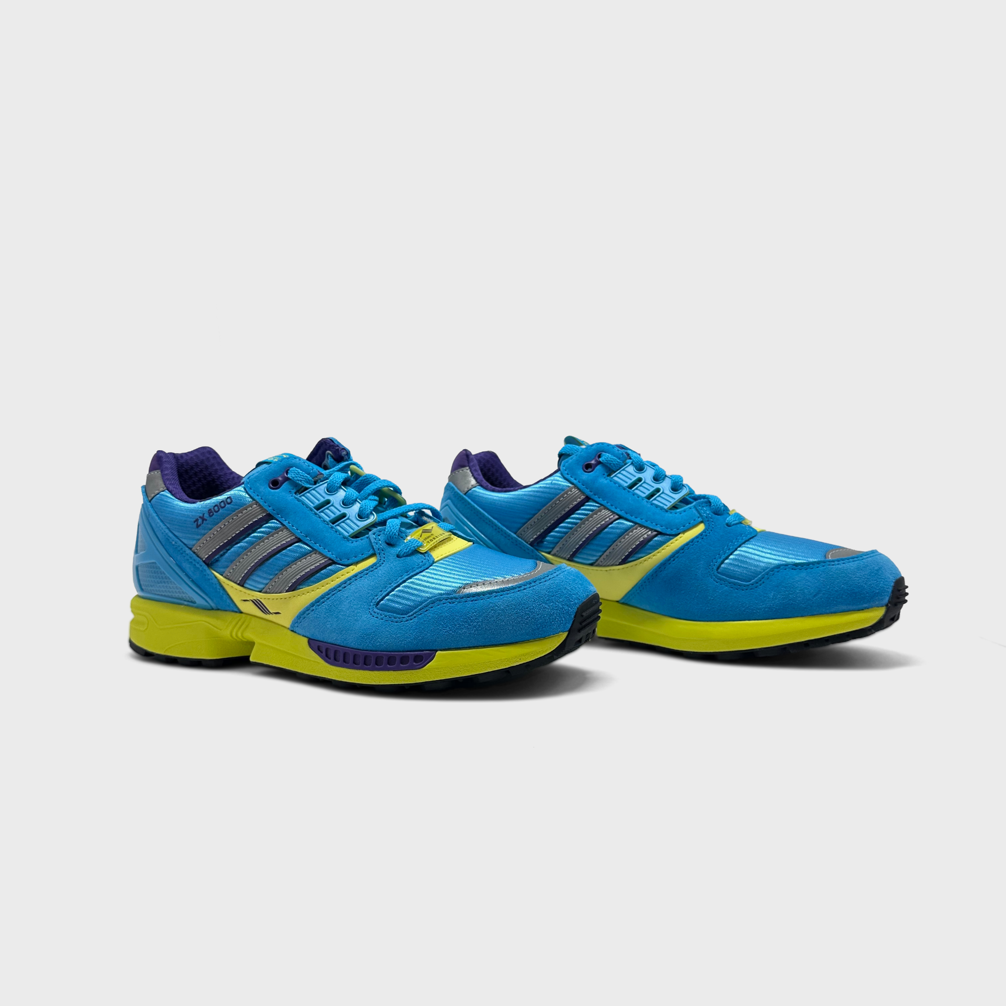 Adidas ZX8000 Blue Green Sneaker blau grün Paar schräg von vorne
