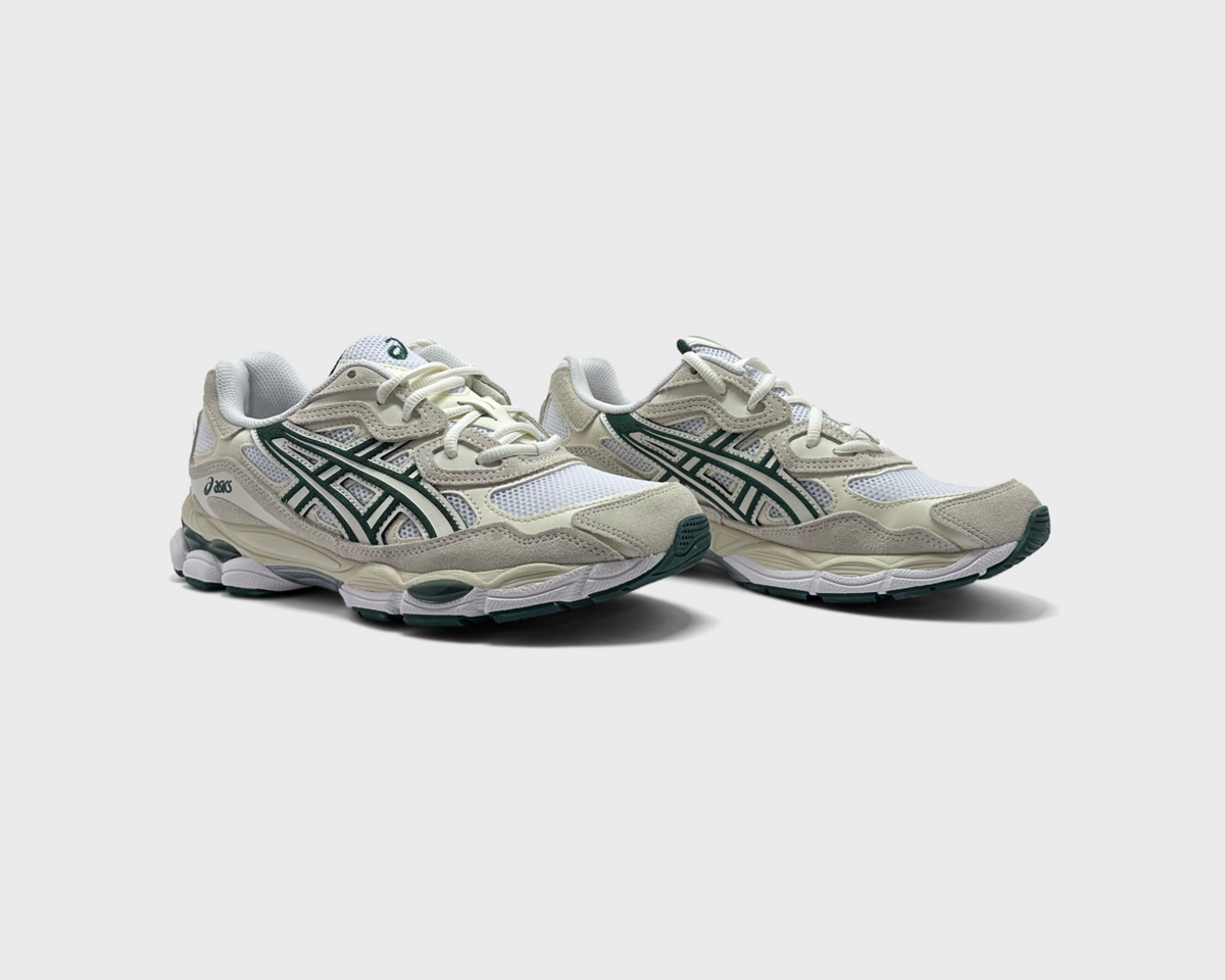 Asics Gel-NYC Ivory Forest Night Sneaker creme dunkelgrün Paar schräg von vorne