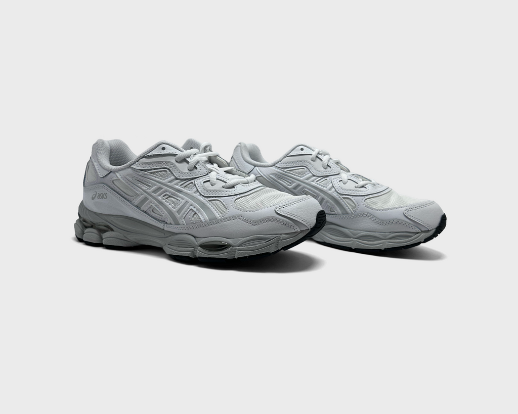 Asics Gel-NYC White Glacier Grey Sneaker weiß grau Paar schräg von vorne
