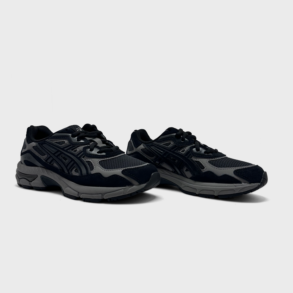 Asics Graphite Grey Black Kids Sneaker grau schwarz Paar schräg von vorne
