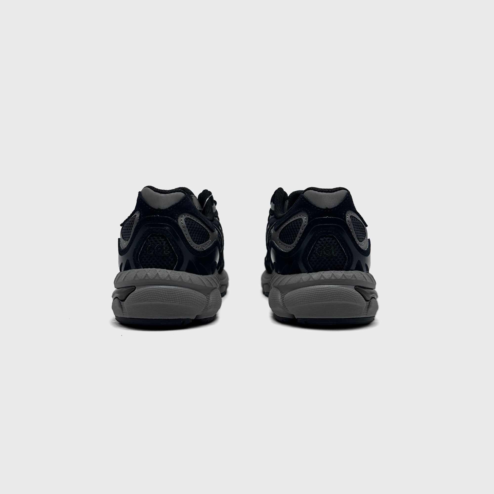Asics Graphite Grey Black Kids Sneaker grau schwarz Sneaker Paar Rückansicht
