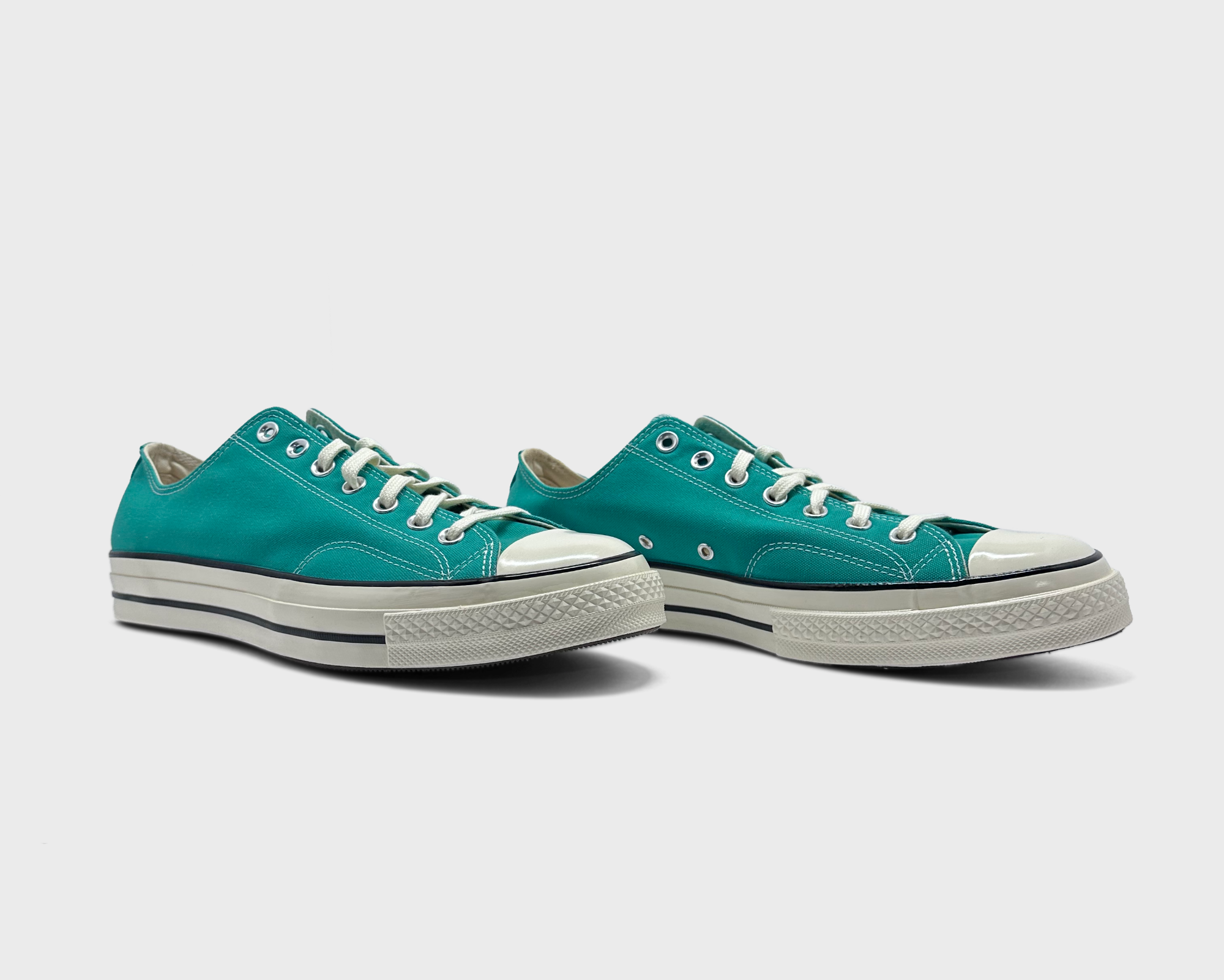 Converse Chuck 70 Green Sneaker grün Paar schräg von vorne
