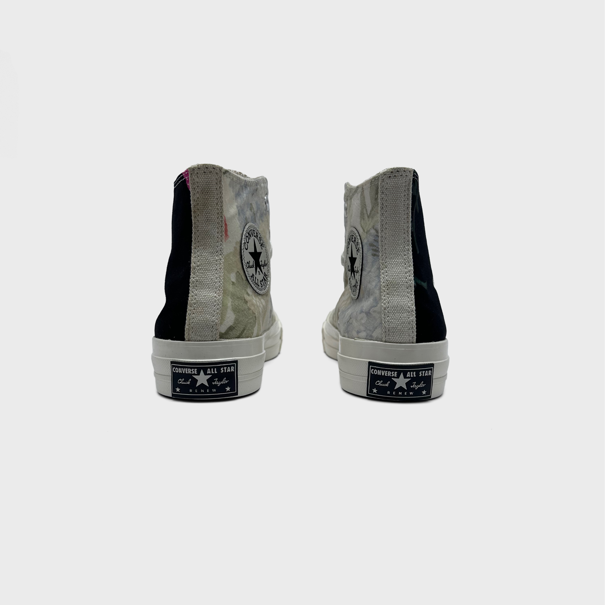 Converse Chuck Taylor All Star Hi Black Floral Sneaker schwarz floral Sneaker Paar Rückansicht
