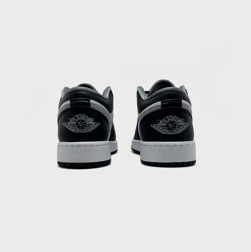 Jordan 1 Low Black White Grey Sneaker schwarz weiß grau Sneaker Paar Rückansicht
