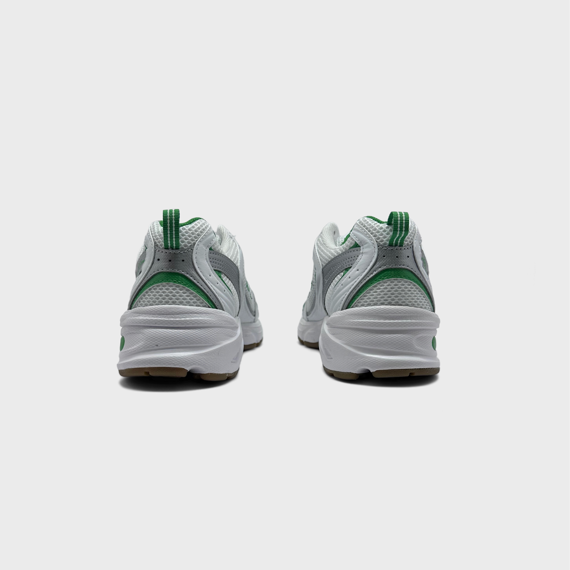 New Balance 530 Silver Green Sneaker silber grün Sneaker Paar Rückansicht
