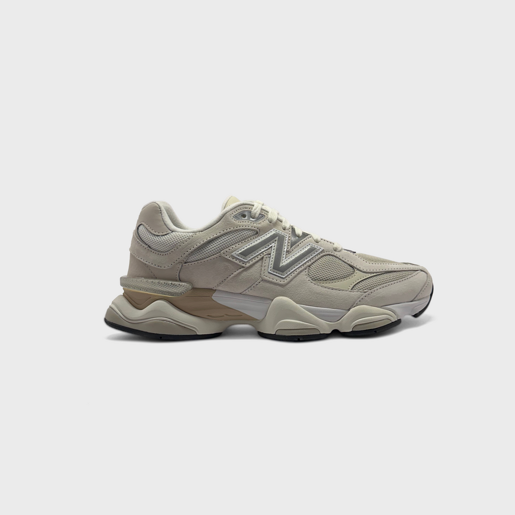 New Balance 9060 Beige Sneaker beige Außenseite Seitenansicht
