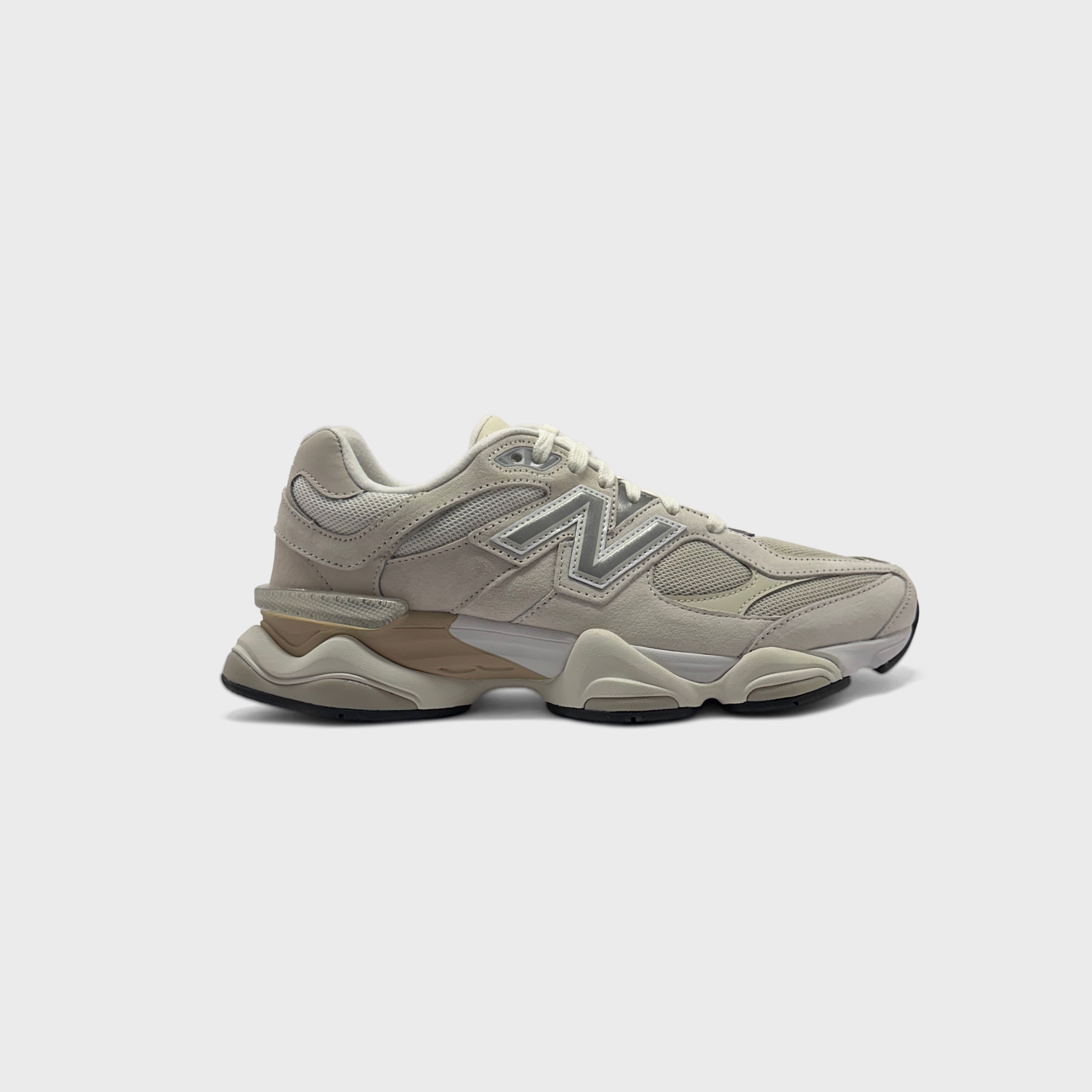 New Balance 9060 Beige Sneaker beige Außenseite Seitenansicht
