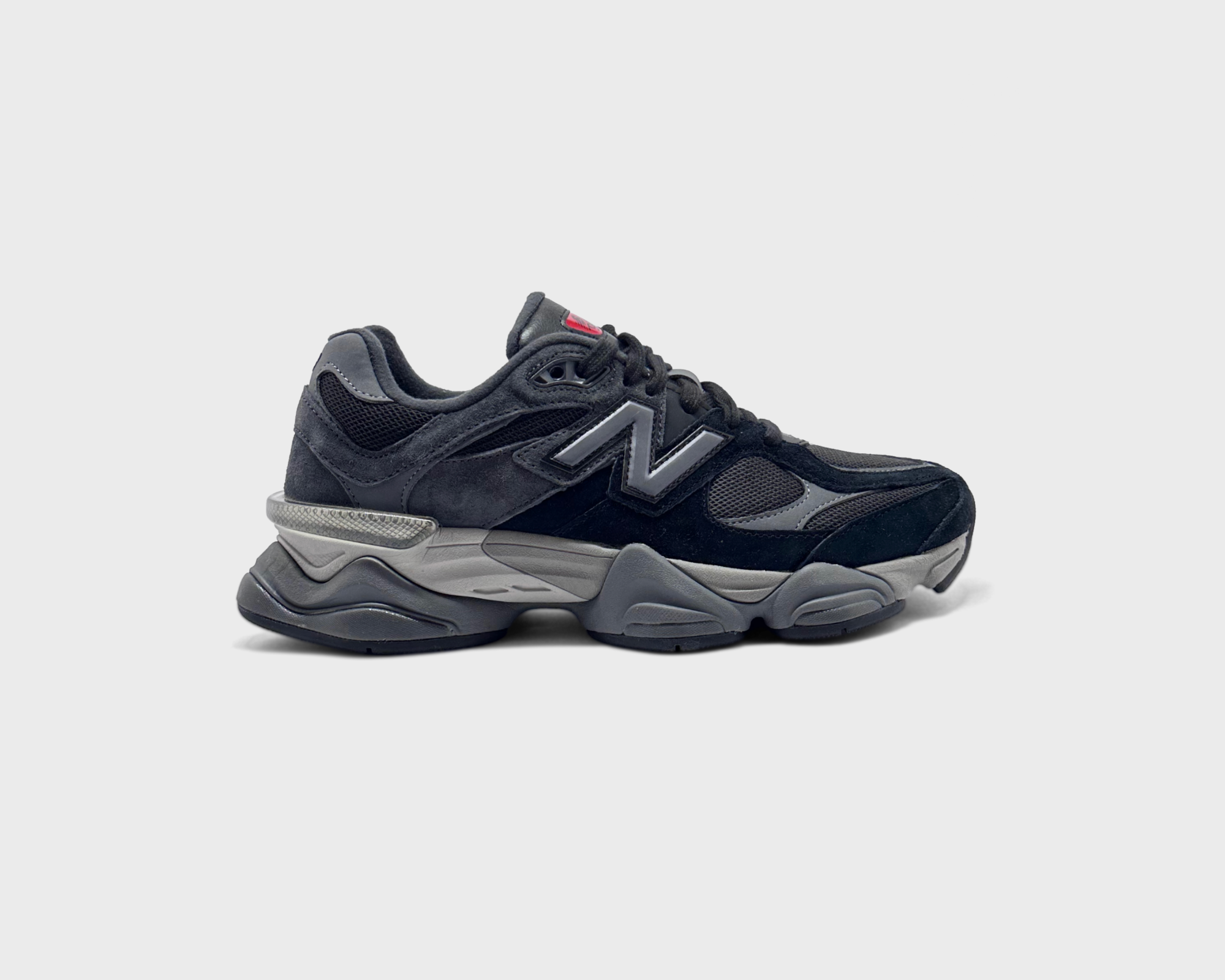 New Balance 9060 Black Grey Sneaker schwarz grau Außenseite Seitenansicht
