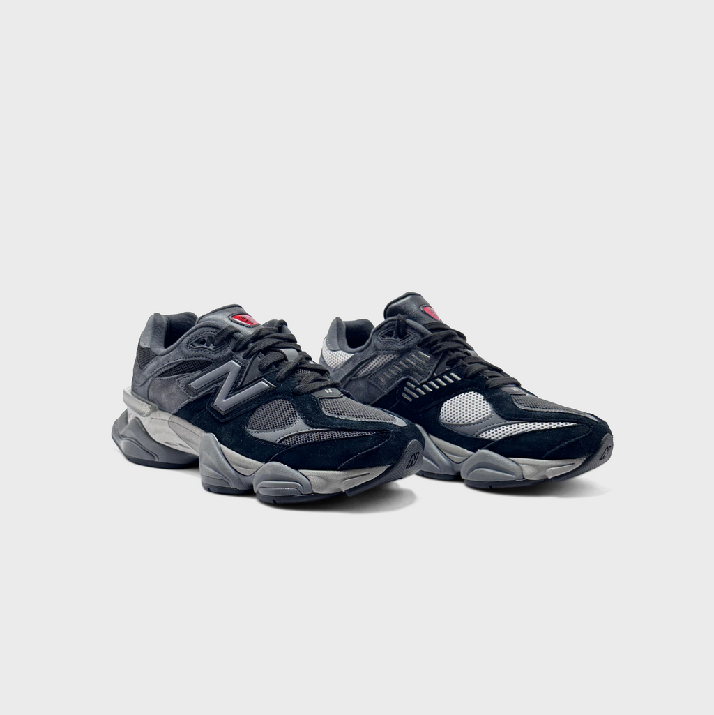 New Balance 9060 Black Grey Sneaker schwarz grau Paar schräg von vorne
