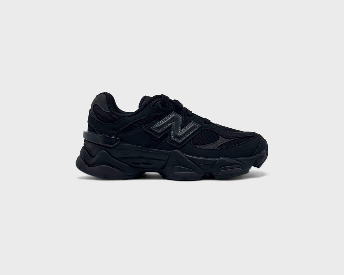 New Balance 9060 Black Kids Sneaker schwarz Außenseite Seitenansicht