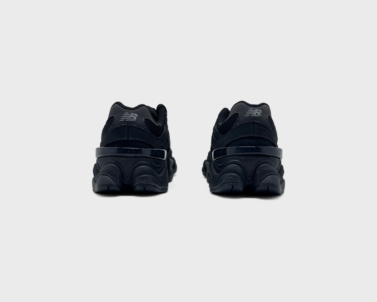 New Balance 9060 Black Kids Sneaker schwarz Paar Rückansicht