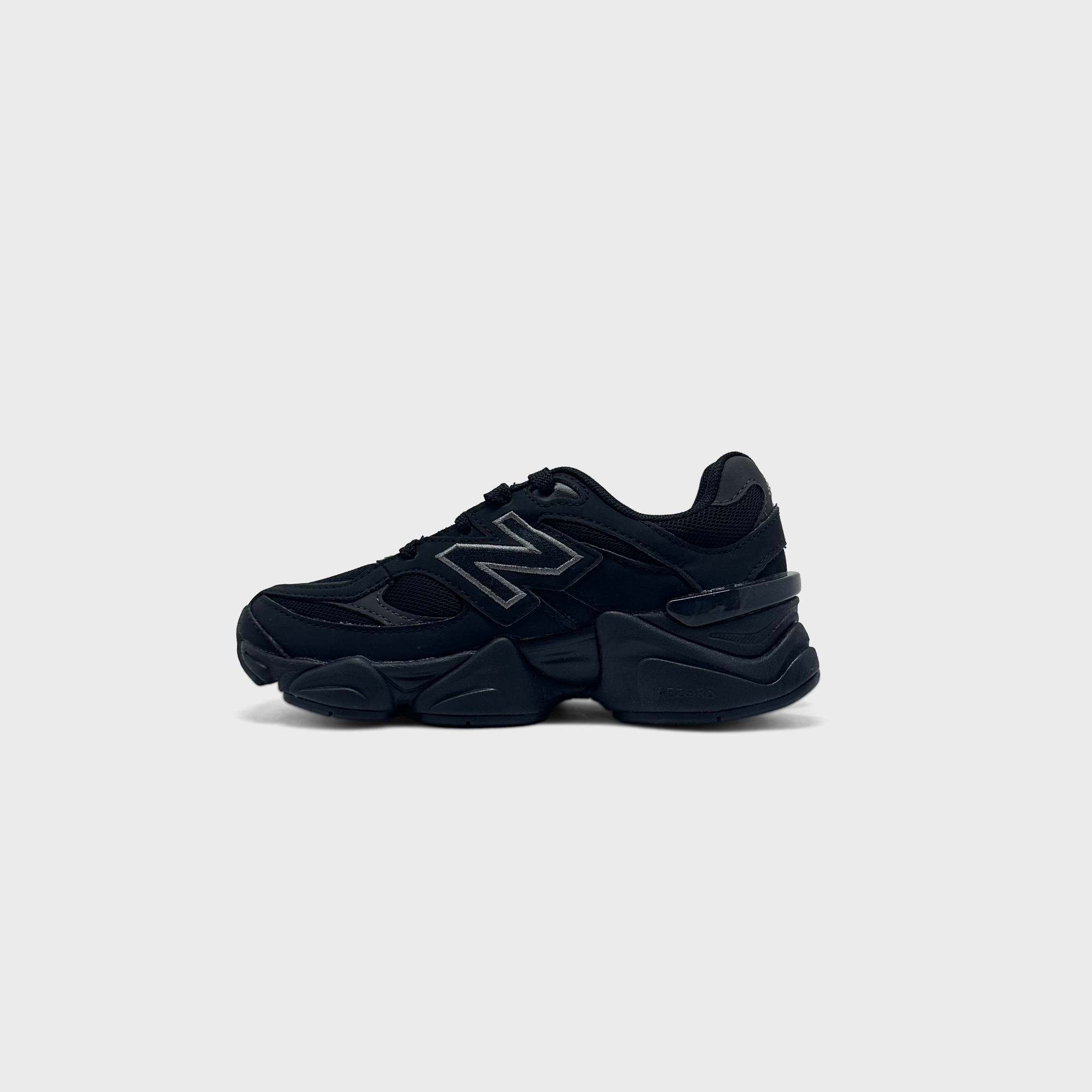 New Balance 9060 Black Kids Sneaker schwarz Innenseite Seitenansicht
