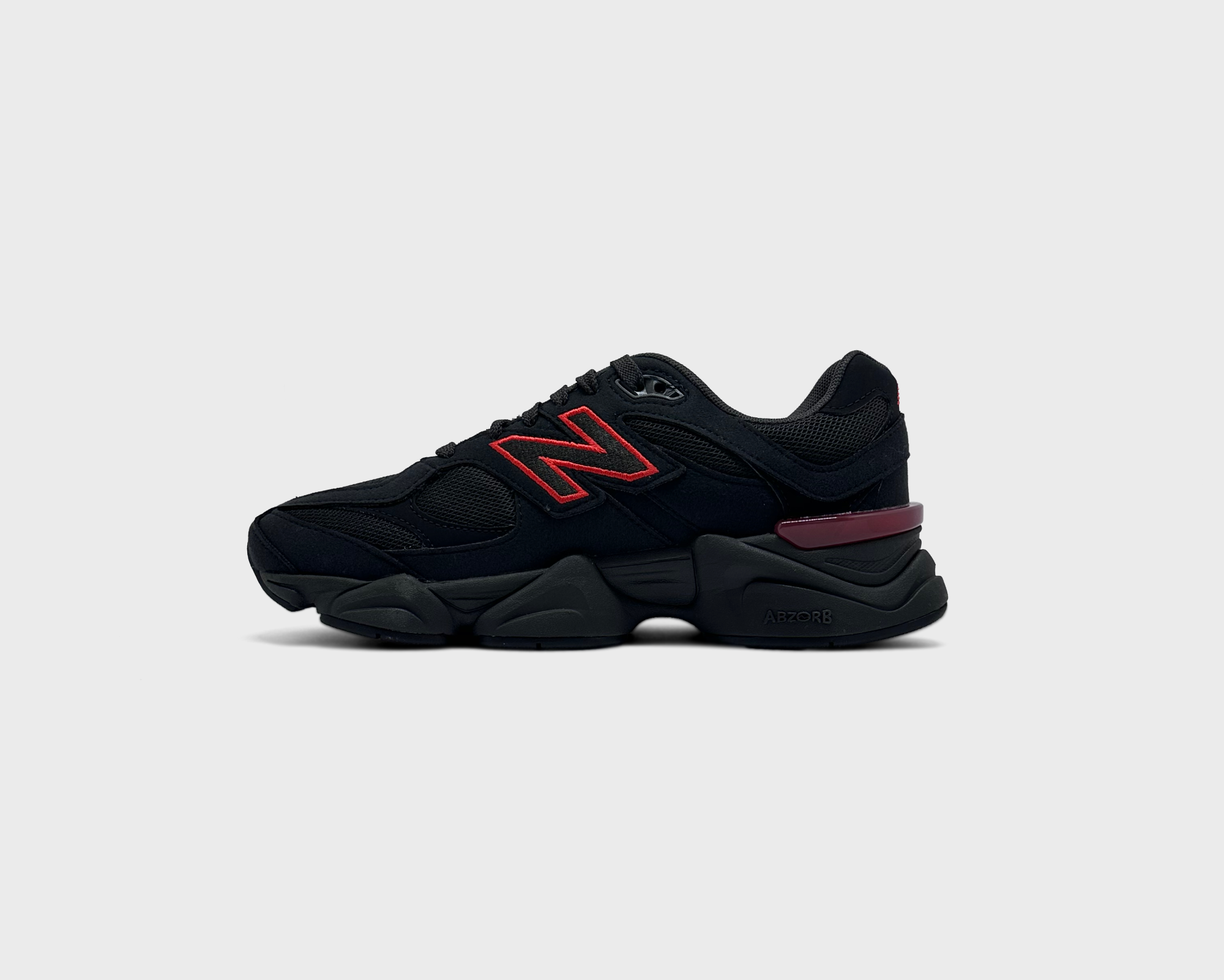 New Balance 9060 Black Red Sneaker schwarz rot Innenseite Seitenansicht

