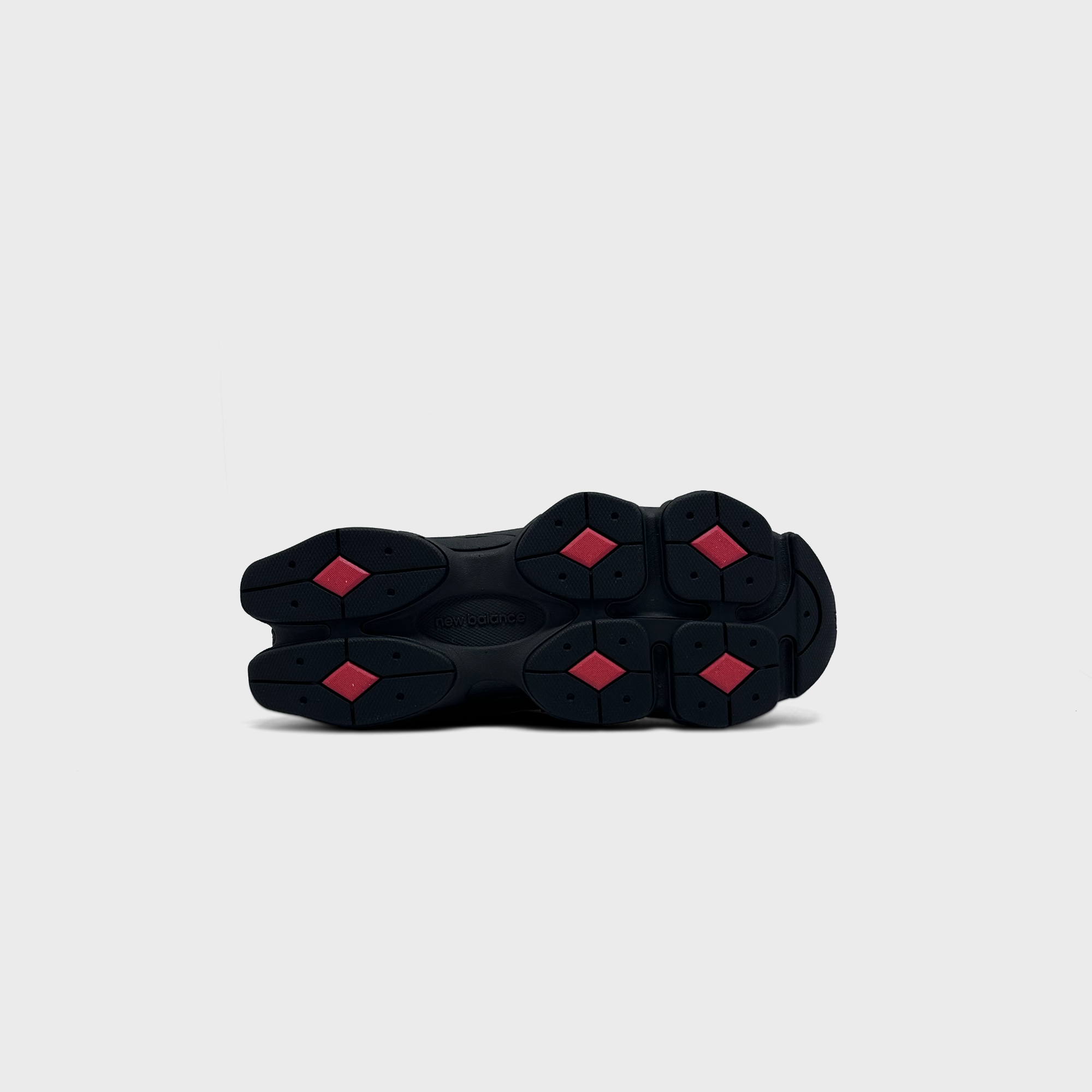 New Balance 9060 Black Red Sneaker schwarz rot Sohle Unterseite

