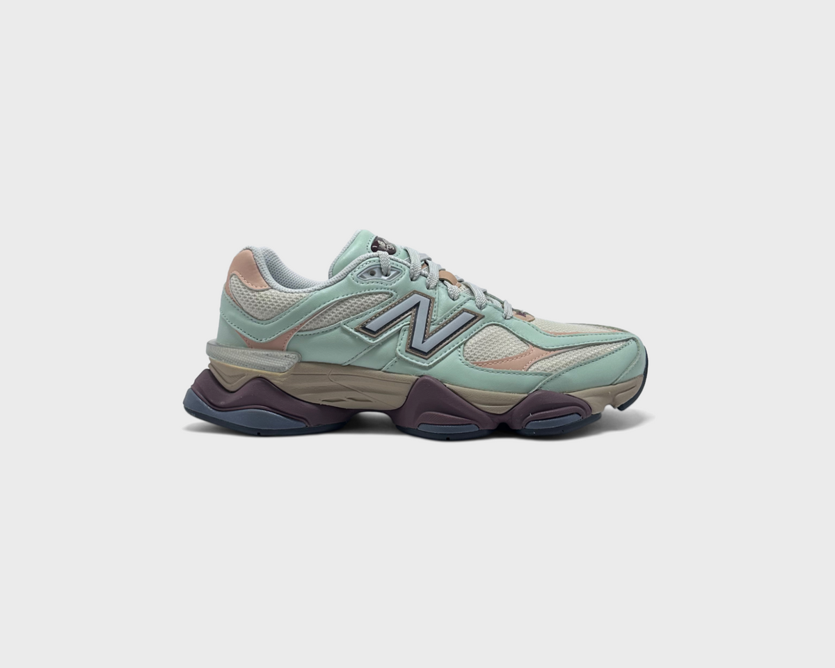 New Balance 9060 Clay Ash Sneaker graugrün beige Außenseite Seitenansicht