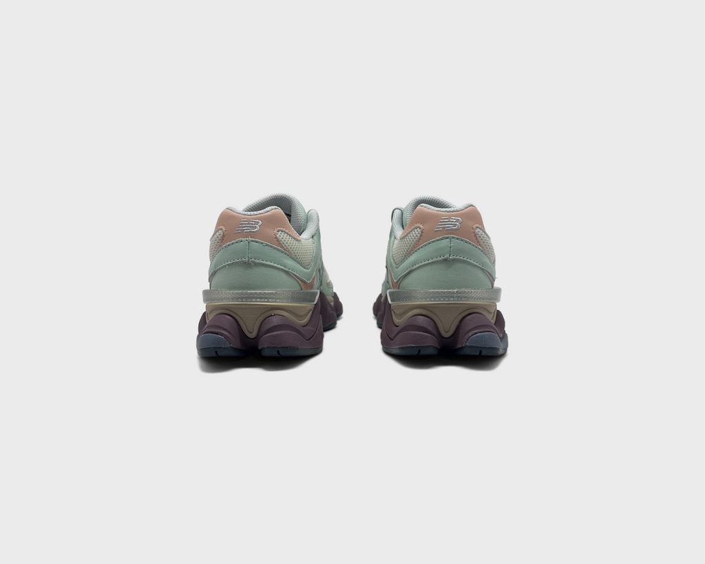 New Balance 9060 Clay Ash Sneaker graugrün beige Paar Rückansicht