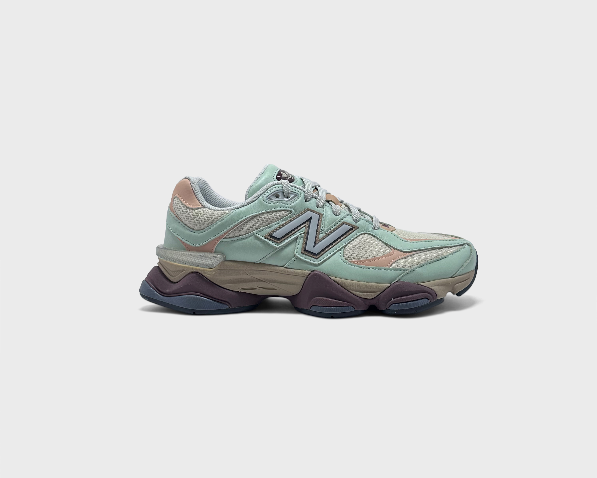 New Balance 9060 Green Brown Sneaker grün braun Außenseite Seitenansicht
