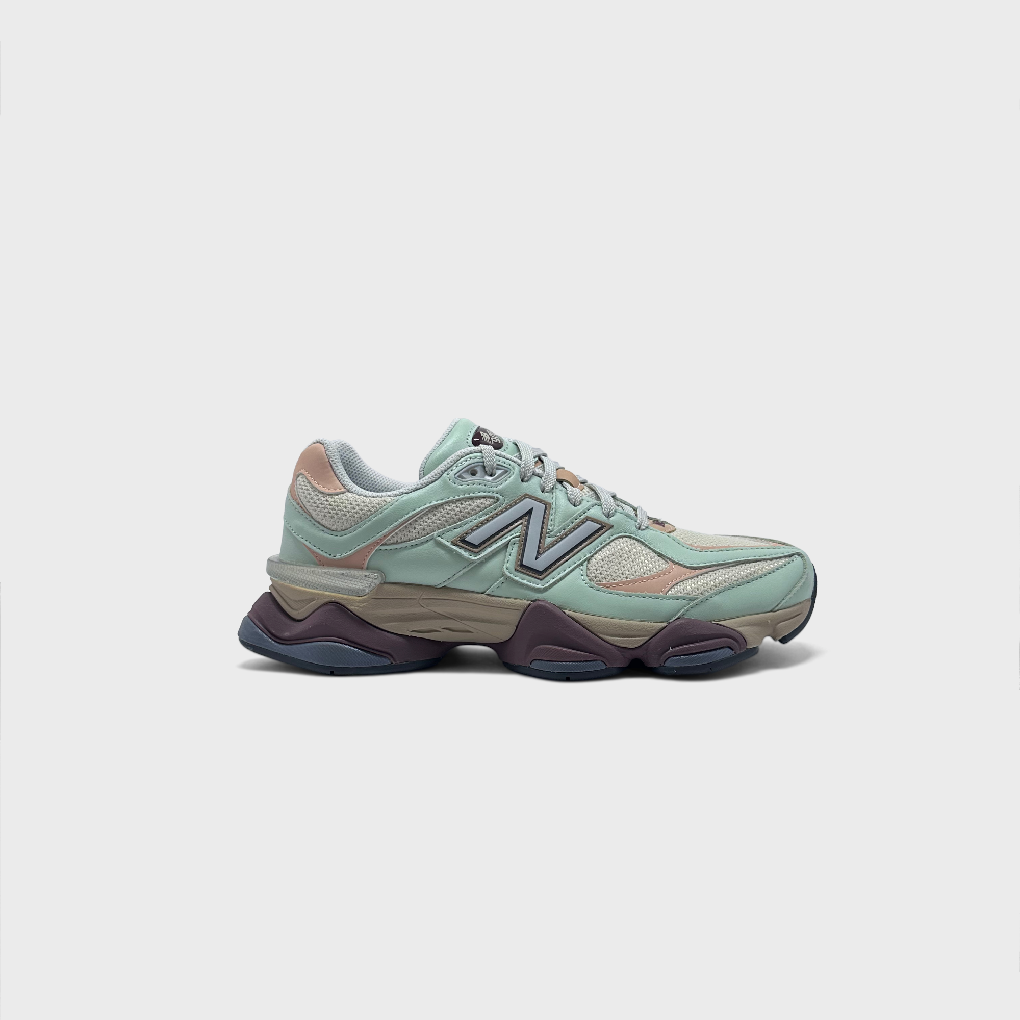 New Balance 9060 Green Brown Sneaker grün braun Außenseite Seitenansicht

