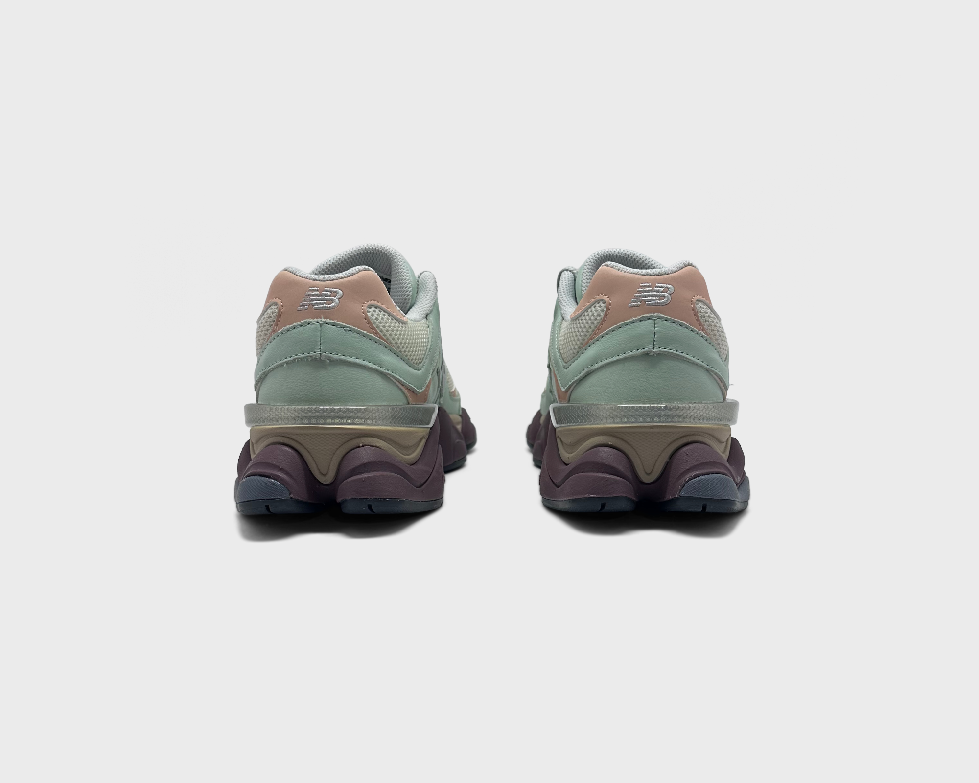 New Balance 9060 Green Brown Sneaker grün braun Sneaker Paar Rückansicht
