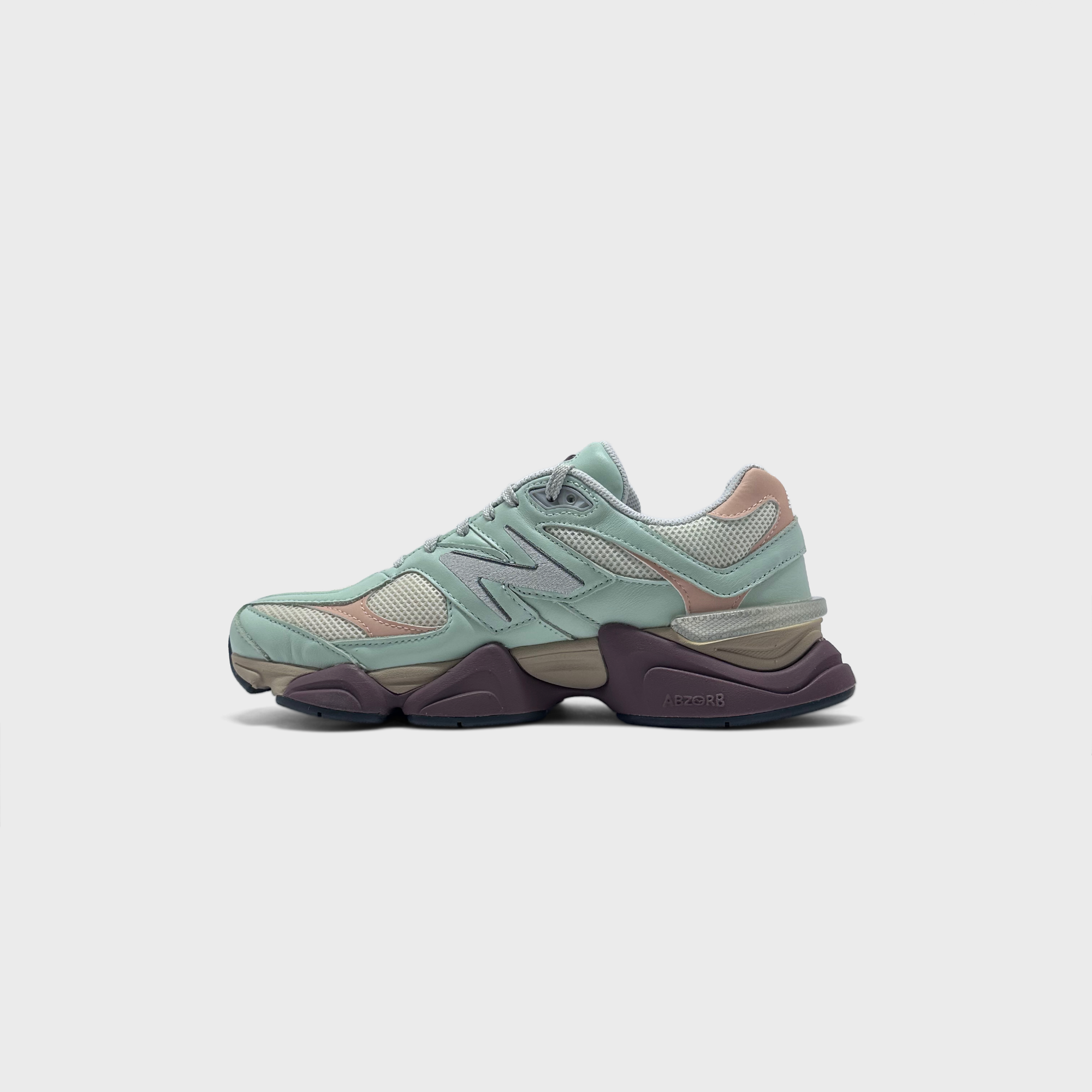 New Balance 9060 Green Brown Sneaker grün braun Innenseite Seitenansicht
