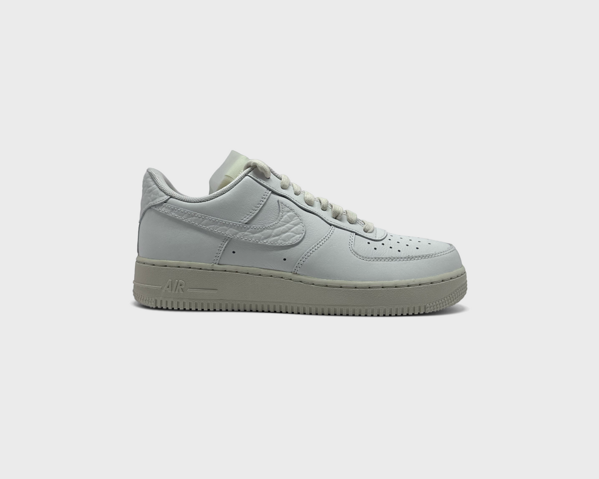 Nike Air Force 1 Low Premium Summit White Sea Glass Sneaker weiß hellgrün Außenseite Seitenansicht