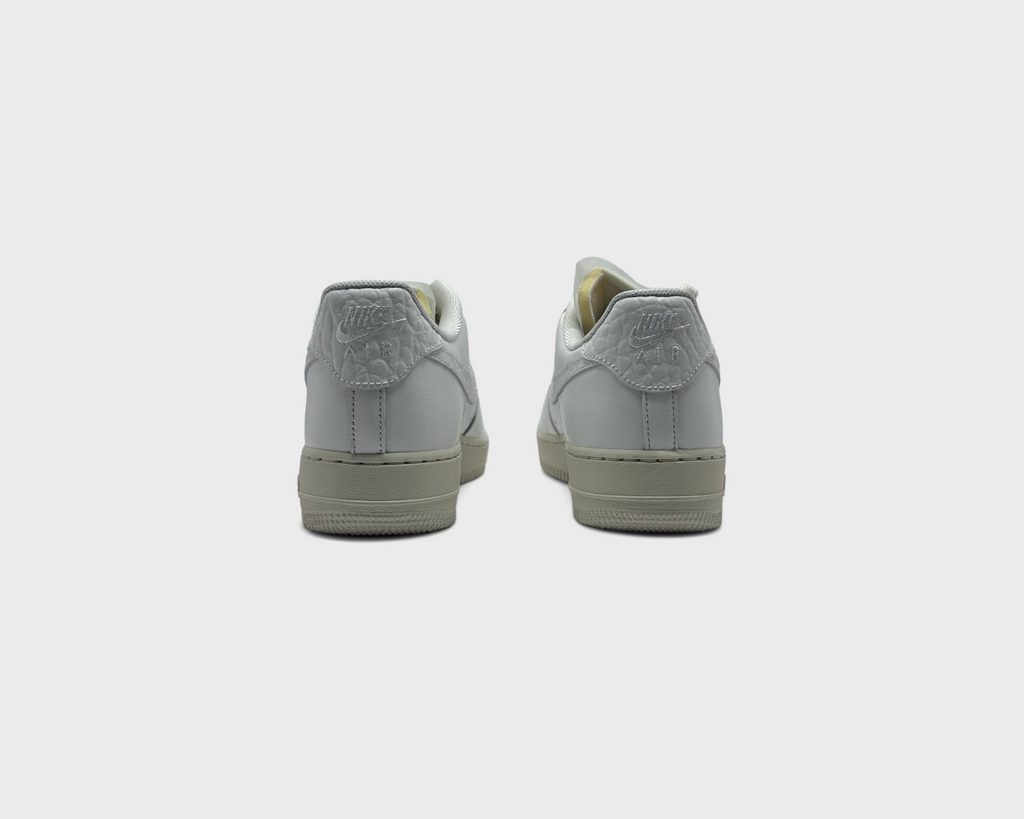 Nike Air Force 1 Low Premium Summit White Sea Glass Sneaker weiß hellgrün Paar Rückansicht