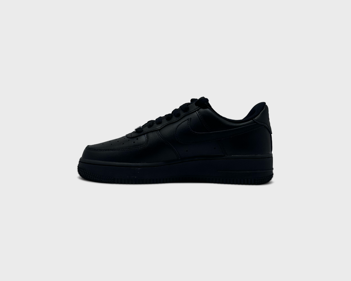 Nike Air Force 1 Low Triple Black Sneaker schwarz Innenseite Seitenansicht