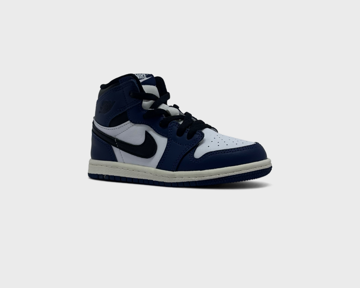 Nike Air Jordan 1 Retro High OG Midnight Navy Kids Sneaker dunkelblau weiß schräg von vorne