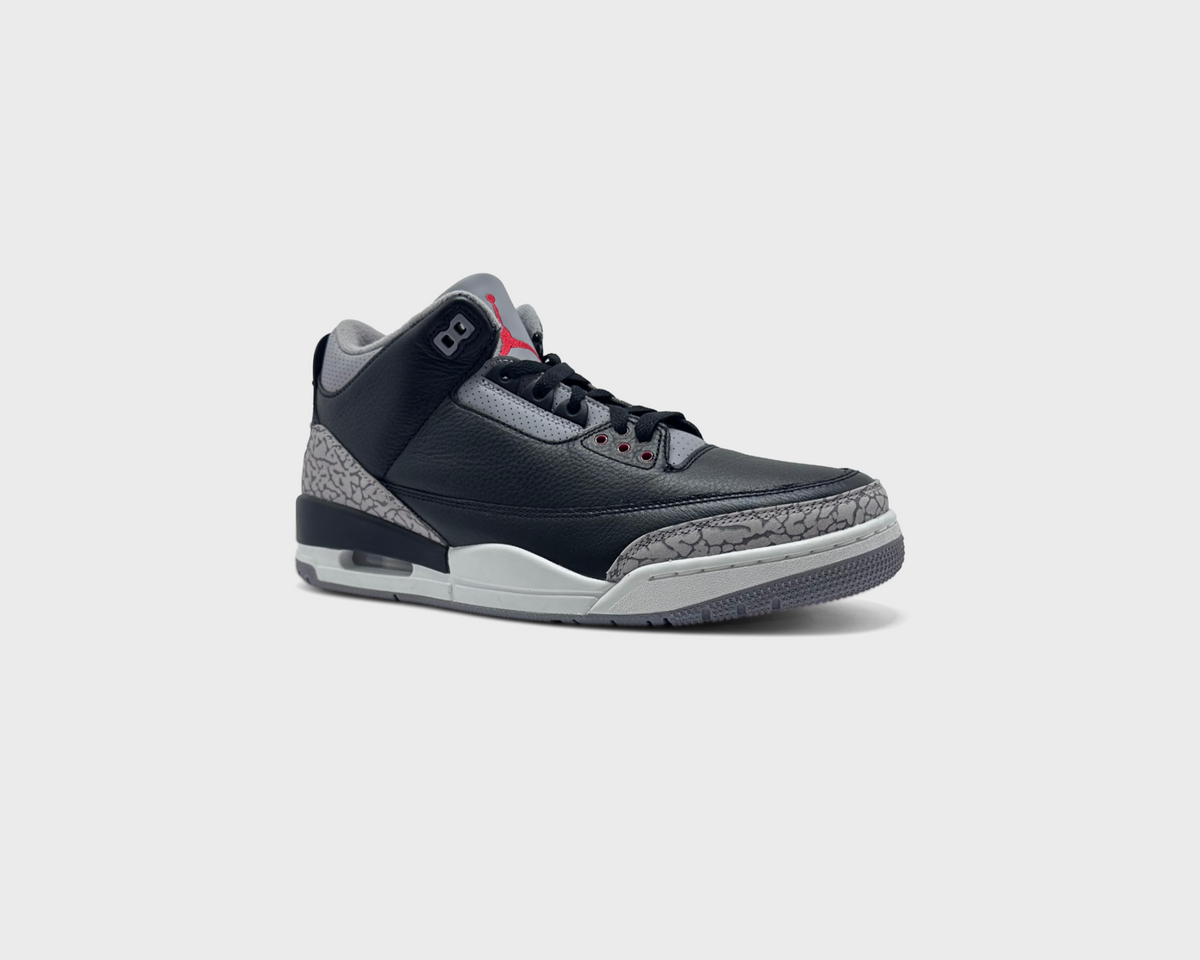 Nike Air Jordan 3 Retro Black Cement Sneaker schwarz grau schräg von vorne