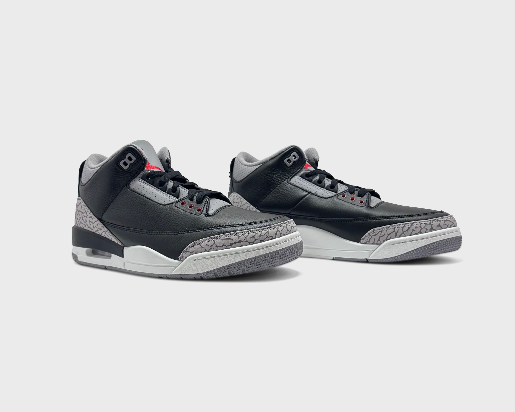 Nike Air Jordan 3 Retro Black Cement Sneaker schwarz grau Sneaker Paar Rückansicht
