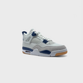 Nike Air Jordan 4 Retro Navy Sneaker weiß dunkelblau schräg von vorne
