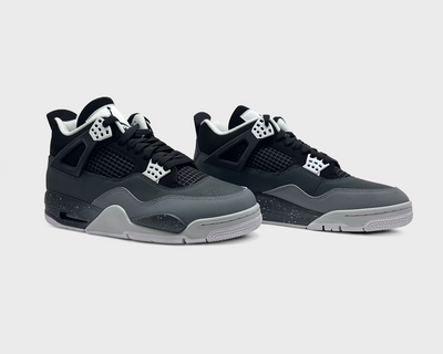 Nike Air Jordan 4 SE Fear Sneaker grau schwarz Paar schräg von vorne
