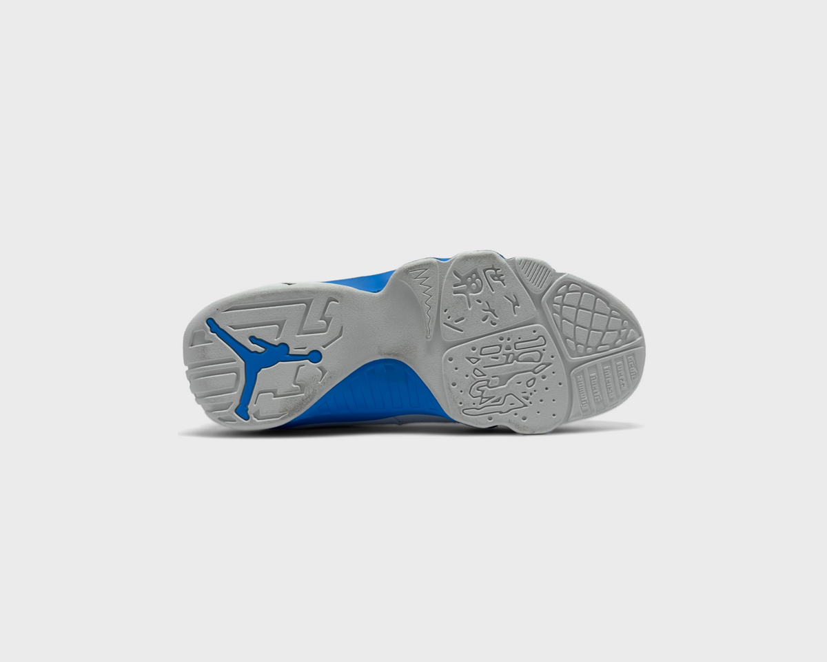 Nike Air Jordan 9 Retro Powder Blue Sneaker weiß blau Sohle Unterseite