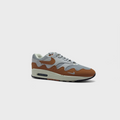 Nike Air Max 1 Monarch Sneaker orange weiß schräg von vorne
