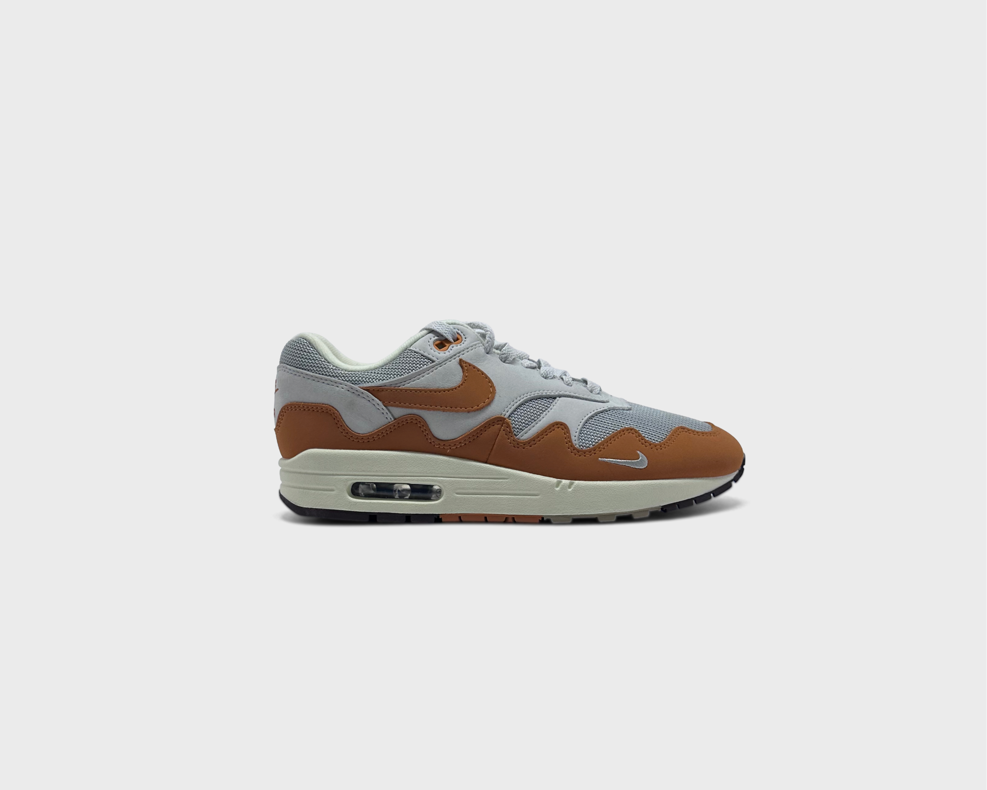 Nike Air Max 1 Monarch Sneaker orange weiß Außenseite Seitenansicht
