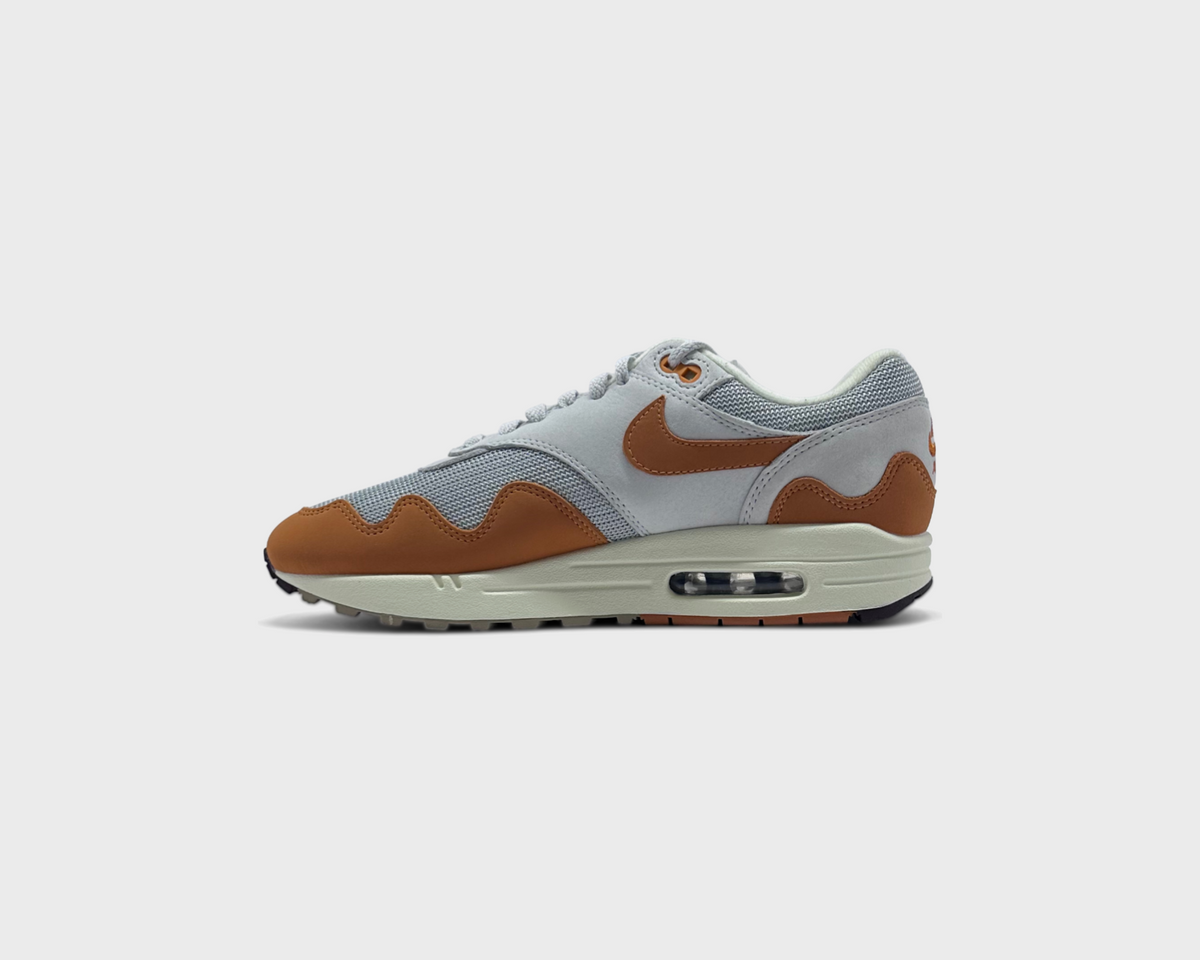 Nike Air Max 1 Patta Waves Monarch Sneaker silber orange Innenseite Seitenansicht