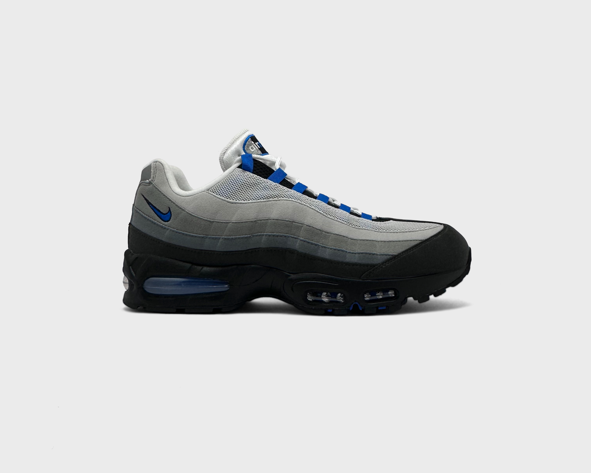 Nike Air Max 95 Blue Spark Sneaker schwarz grau blau Außenseite Seitenansicht
